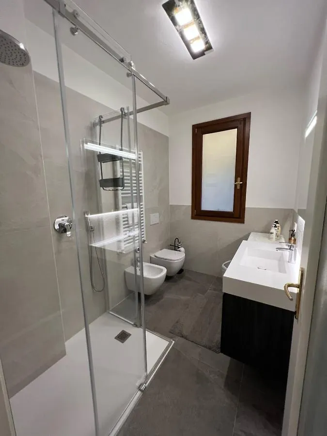 Apartment Appartamento Via Antica Padenghe sul Garda